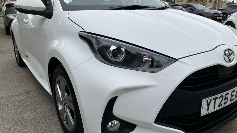 Toyota Yaris 1.5 Hybrid Icon 5dr CVT Hybrid Hatchback